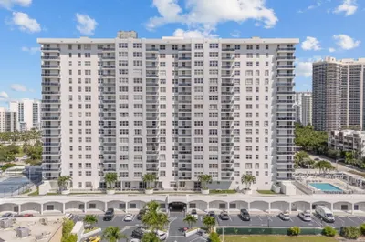 3015 N Ocean Boulevard #5F 1
