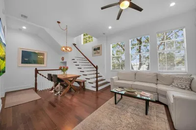 285 SE 6th Avenue #B 1