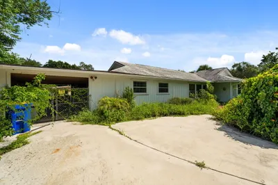 513 SW Fuge Road 1