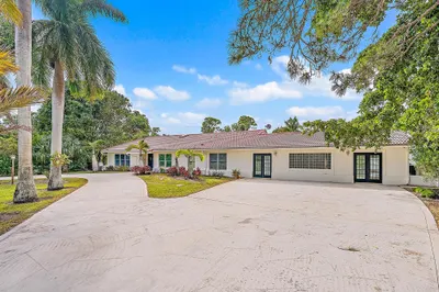 3169 Horseshoe Circle W 1