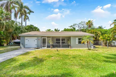625 Lakeside Harbor
