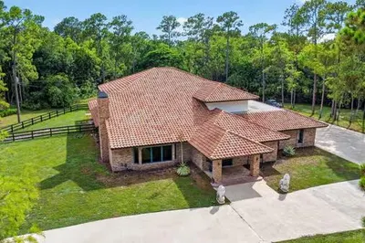 14780 Draft Horse Lane 1