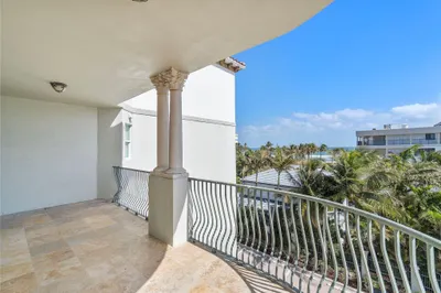 616 SE 20th Avenue #403 1