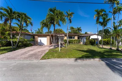 9225 Byron Ave 1
