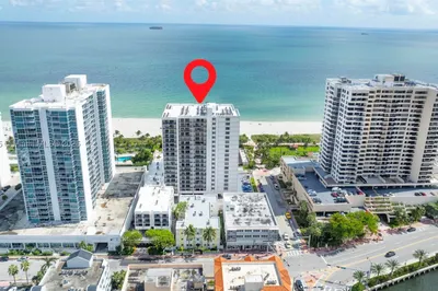2625 Collins Ave #1106 1
