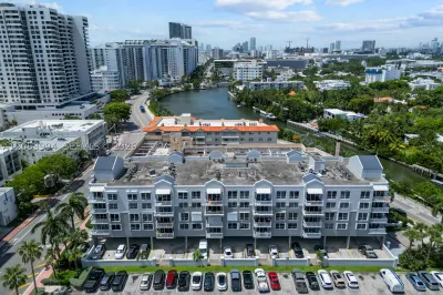 2642 Collins Ave #303 1