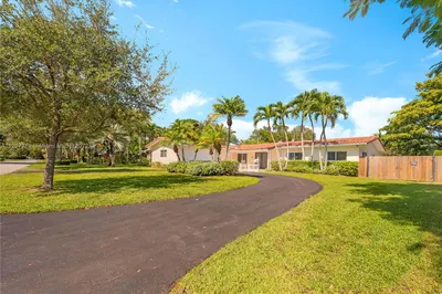 7325 SW 105th Ter 1