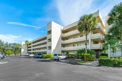 3178 Via Poinciana #112 1