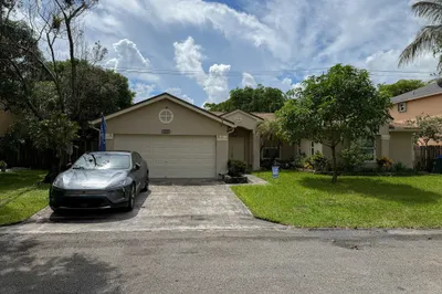 4786 NW 14th Street 1