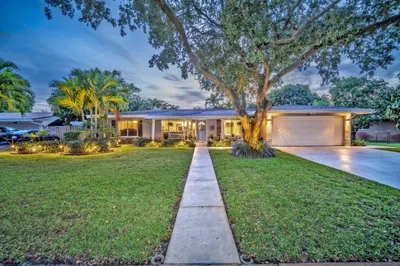 841 Gardenia Ln 1
