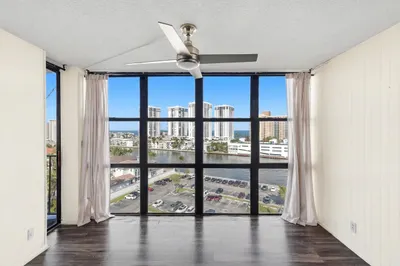 1000 Parkview Drive #1006 1