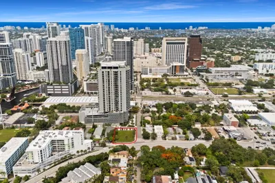 460 SW 4th Avenue 1