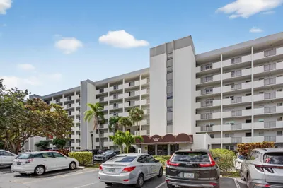 5900 NW 44th Street #115 1