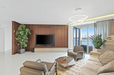 17301 Biscayne Boulevard #707 1