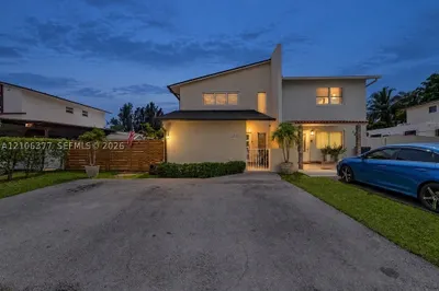 12040 SW 10th Ter 1