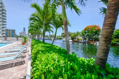 401 Golden Isles Dr #312 1