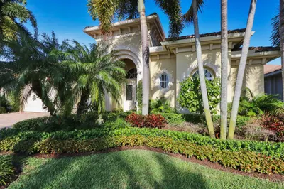 222 Montant Drive 1