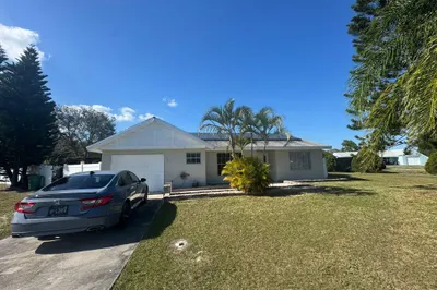 325 SW Bridgeport Drive 1