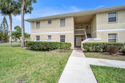 1552 SE Royal Green Circle #O-103 1
