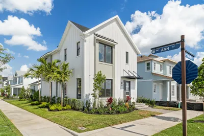 950 SW Prairie Avenue 1