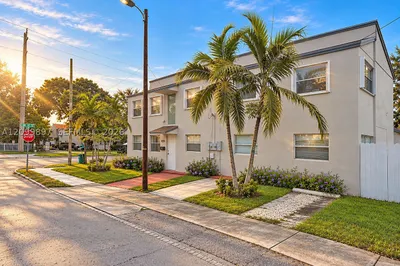 2450 NW 11th St #2450 1