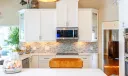 6 Pineapple Lane Photo