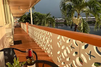 900 SW 10th Terrace #S20 1