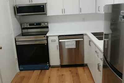 new kitchen appliances/cabinets