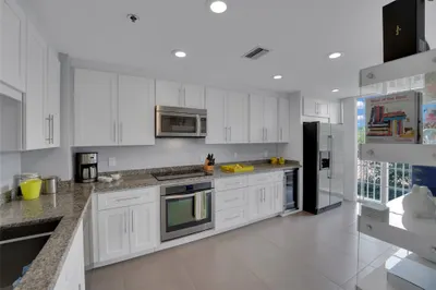 4108 W Palm Aire Drive #083b 1