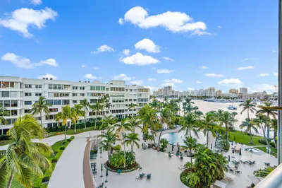 44 Cocoanut Row #512a 1