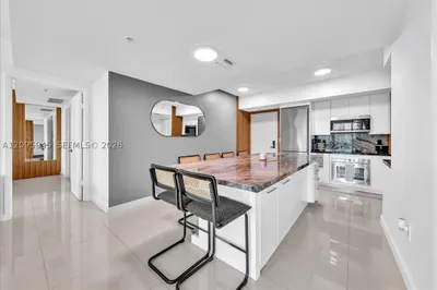 92 SW 3rd St #2802 1