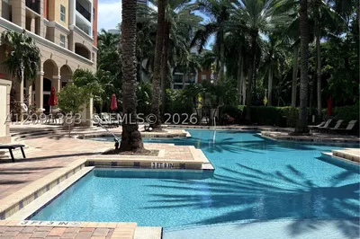 17150 N Bay Rd #2121 1