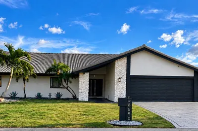 8550 NW 79th St 1