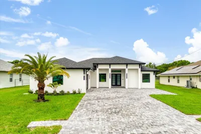5386 NW Mara Court 1
