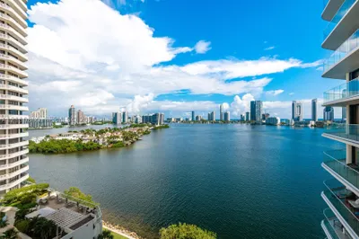 2800 Island Blvd #1105 1
