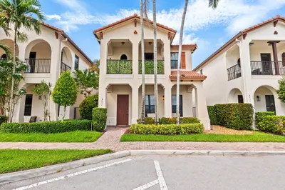 8417 NW 38th Street 1