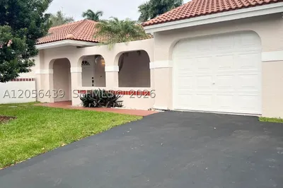 1285 Seagrape Cir 1