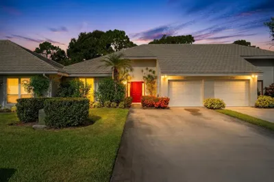 2762 SW Westlake Circle 1