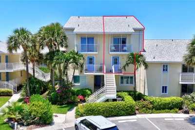 5556 NE Gulfstream Way 1