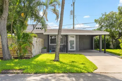 526 NE 13th Ct 1