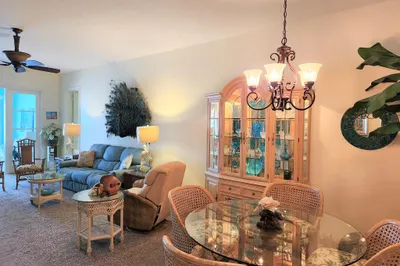 12 Harbour Isle Drive W #203 1