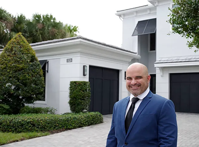 Agente de Bienes Raíces que Habla Español en Palm Beach County