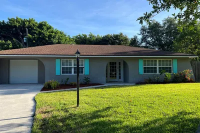 540 SW Manor Drive 1