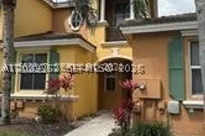 1040 NE 42nd Pl 1