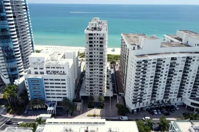6061 Collins Ave #10D 1