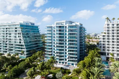 9401 Collins Ave #905 1