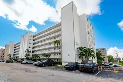 1000 NE 12TH Avenue #104 1