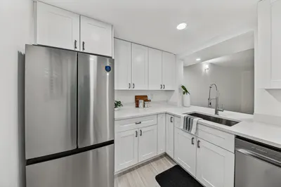 5220 Las Verdes Circle #317 1