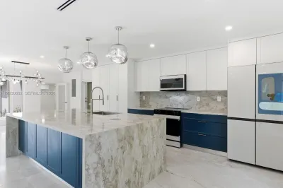 291 E Shore Dr E 1