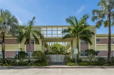 350 S Shore Dr #15 1